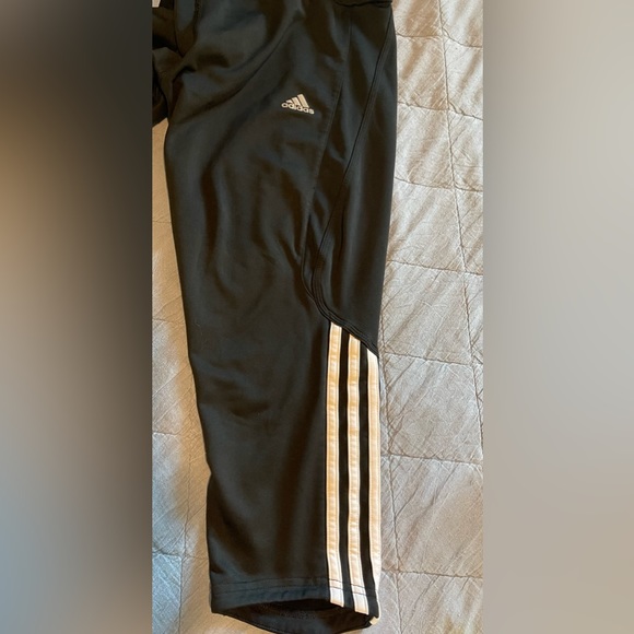 ADIDAS 3/4 Cropped Leggings - black w adidas white signature stripes Med Y2K - Picture 3 of 7